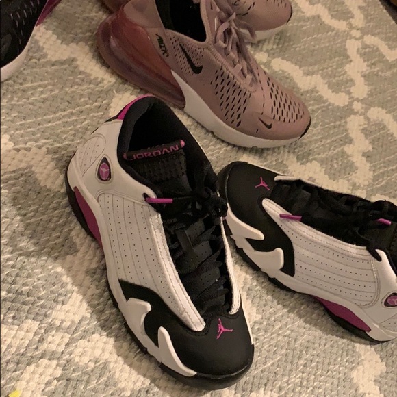 Nike shoes - Picture 11 of 12